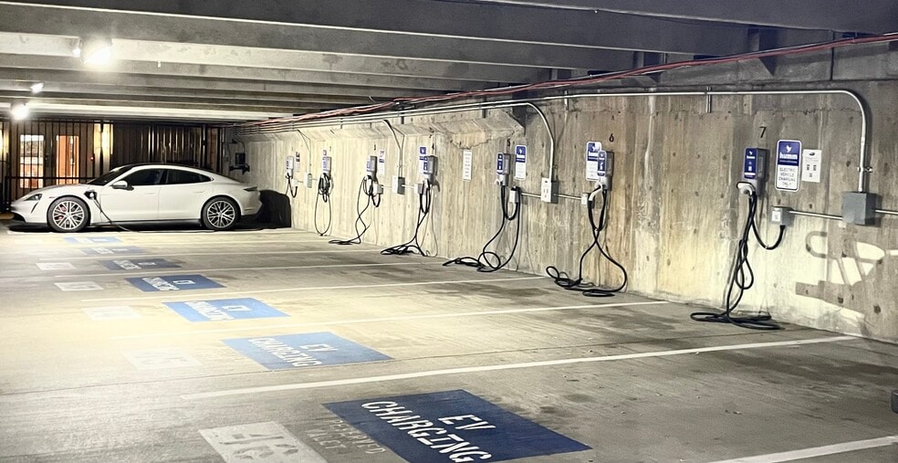 8 EV Chargers - 3225 Turtle Creek Blvd