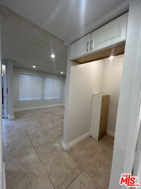 Building Photo - 14501 Tupper St