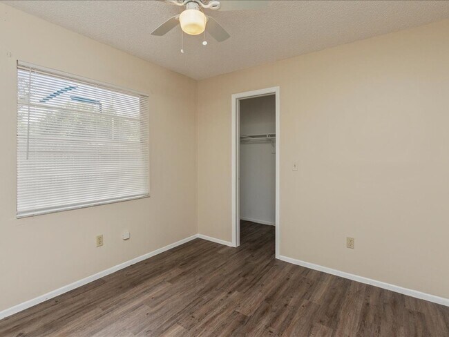 Building Photo - Great Price Single Family Home