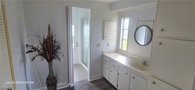 Building Photo - 612 Pine Grove Ct