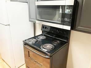 Building Photo - 806 W 24th St