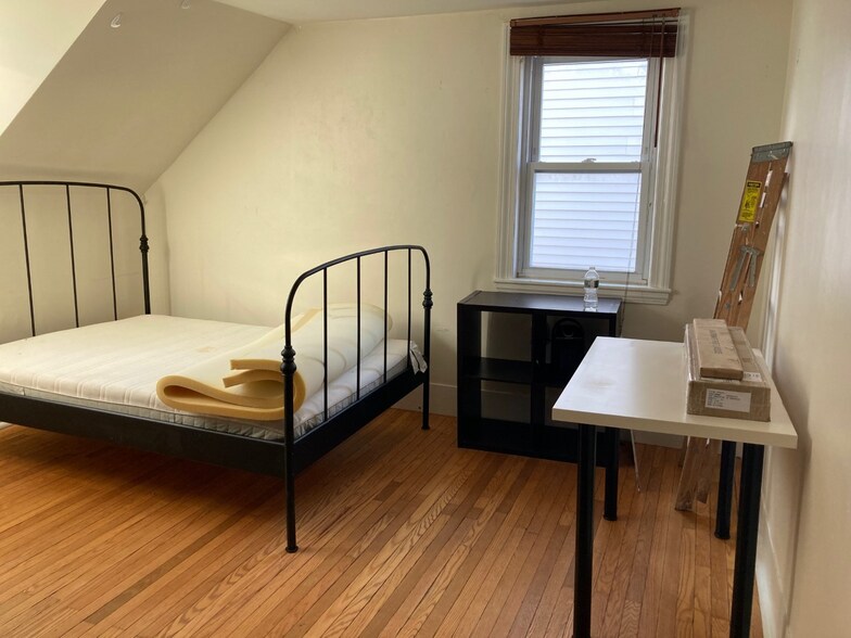 Building Photo - 218 Norfolk St