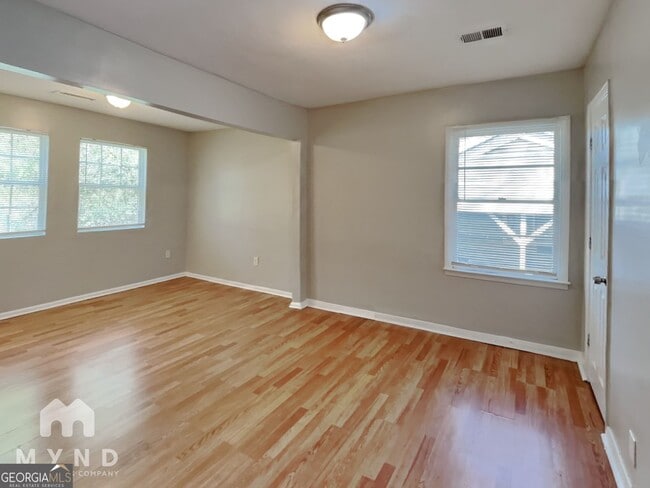 Building Photo - 450 Fairburn Rd NW