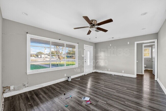 Building Photo - 3901 Dakota Trail