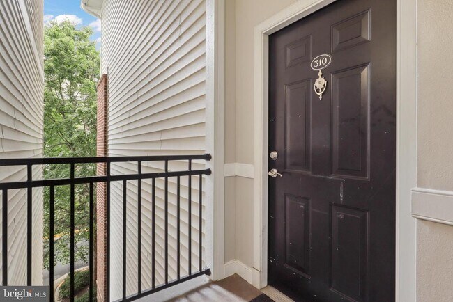 Building Photo - 12945 Centre Park Cir