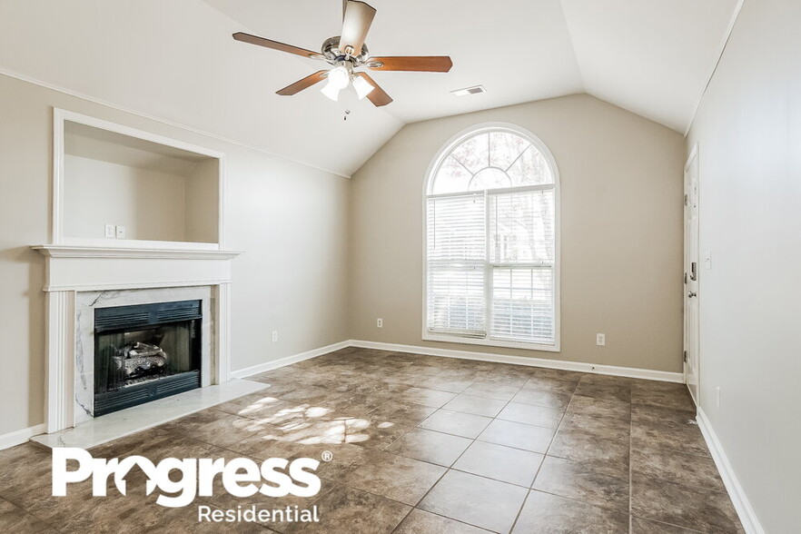 Building Photo - 277 Village Dr