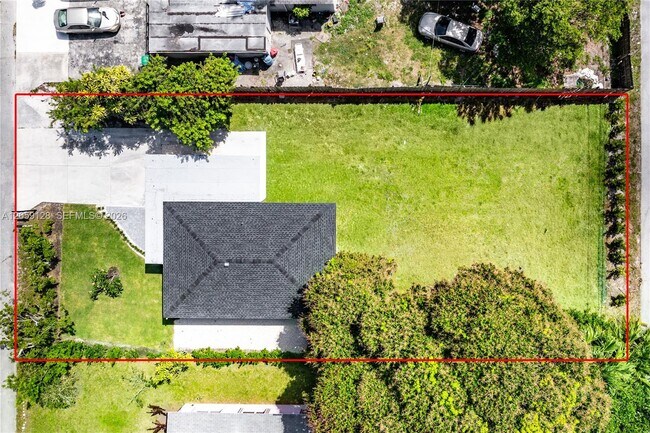 Building Photo - 328 SW 11th Ave