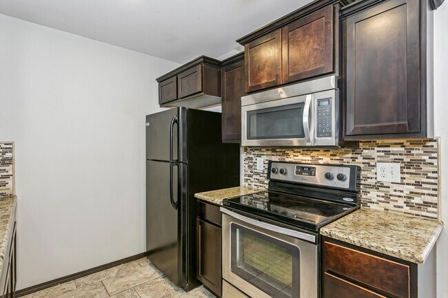 Building Photo - 318 Harvest Ln