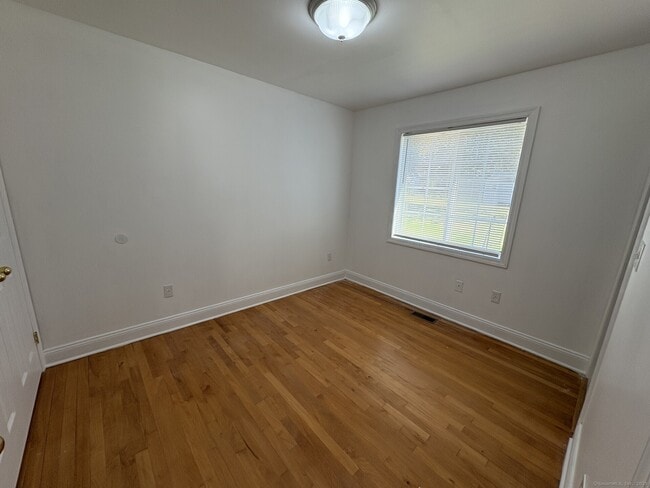 Building Photo - 13 Beacon View Dr