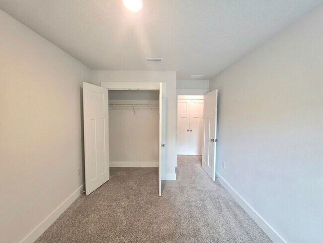 Building Photo - 8486 Bluejack Dr