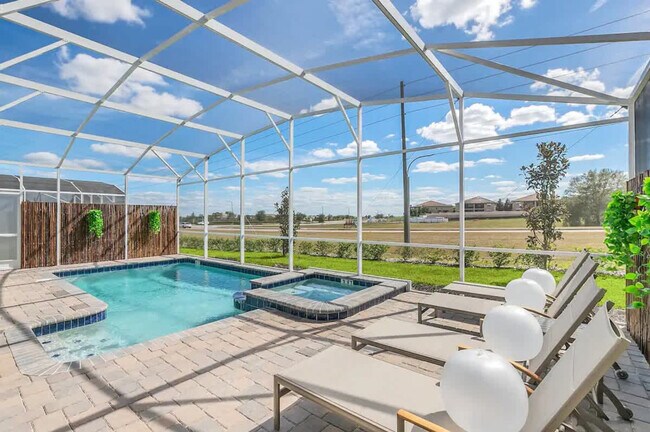 Building Photo - 9016 Sommerset Hills Dr