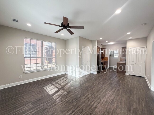 Building Photo - Hidden Creek Apartments, Unit C - 2 Bedroo...