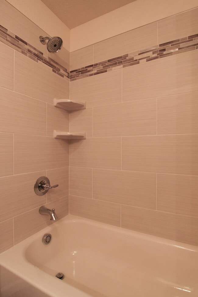 Building Photo - 2670 Fijian Way