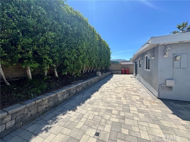 Building Photo - 1516 E Cyrene Dr