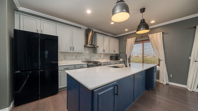 Building Photo - Stunning Two-Story in Desirable Lorson Ranch