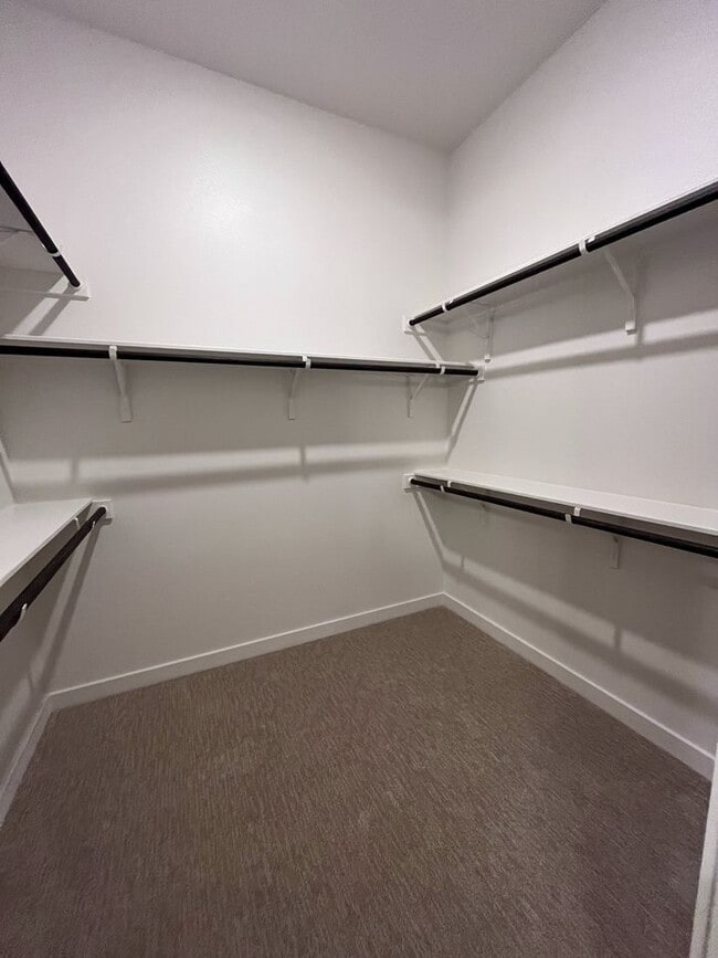 Building Photo - 1531 N Red Bud Ln