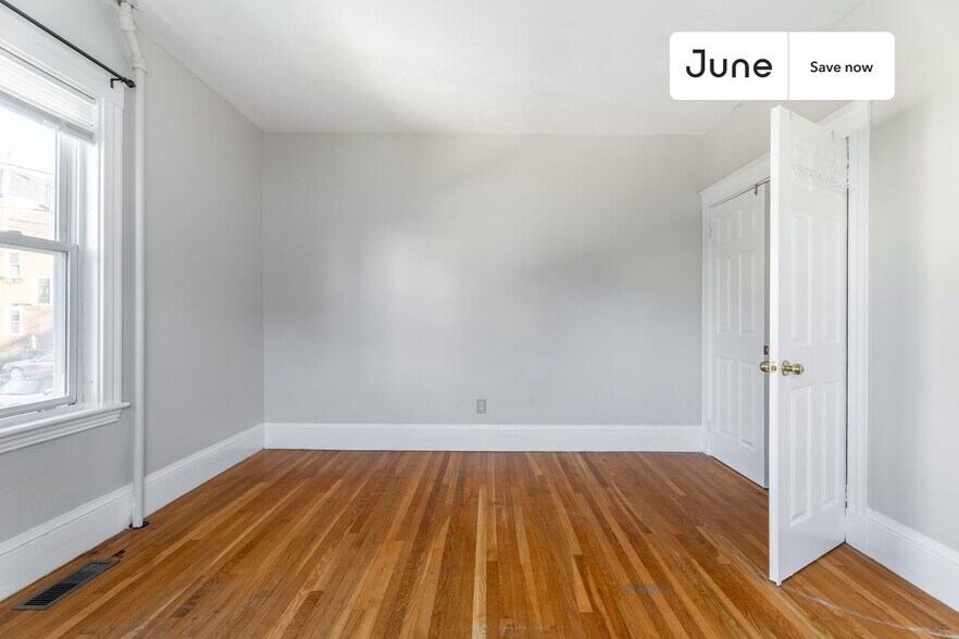 Building Photo - 45 Montcalm Ave