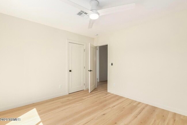 Building Photo - 902 E Fairmount Ave