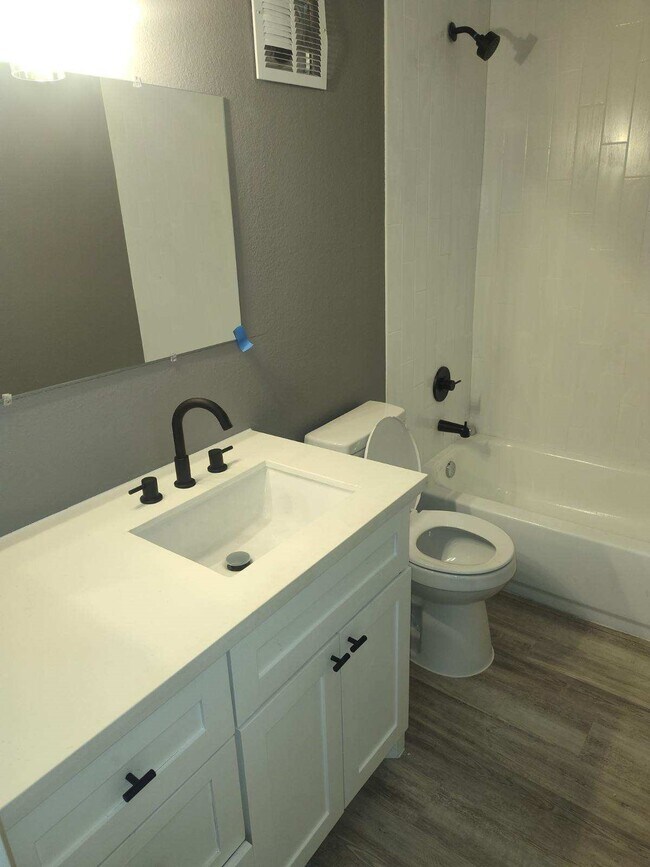 Building Photo - 2687 Gessner Rd