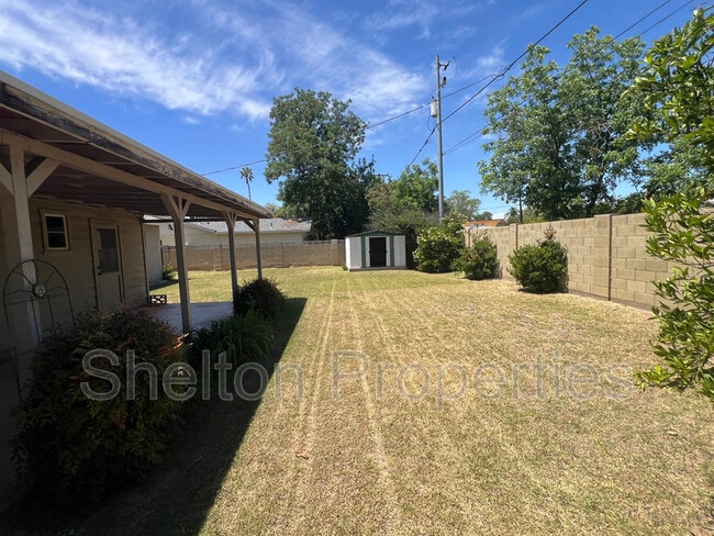 Building Photo - 718 W Glenn Dr