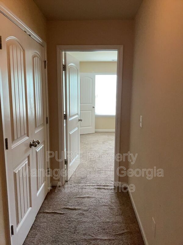 Building Photo - 400 Brookwood Crossing