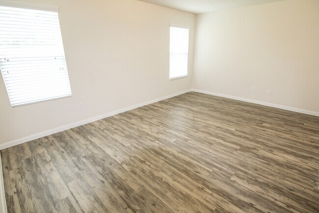 Building Photo - Evergreen Villas - 13142 City Green Trail,...