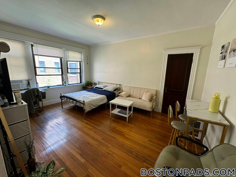 Building Photo - 17-19-19 Washington St S