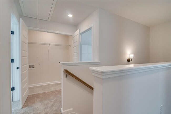 Building Photo - 528 Fermoy Ln