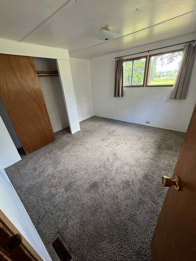 Building Photo - STATUS: UNAVAILABLE; RENTED -R287B- | $149...