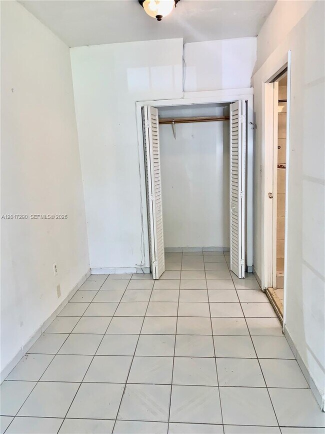 Building Photo - 13140 N Miami Ave