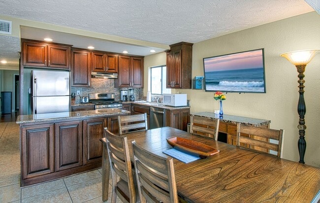 Building Photo - 414 E Oceanfront