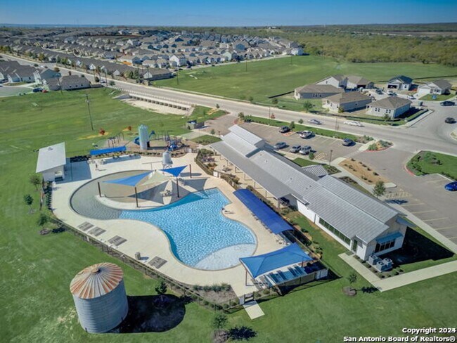 Building Photo - 7231 Duck Pond