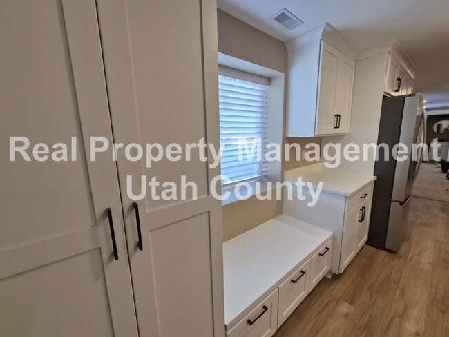 Building Photo - 1624 S 210 W