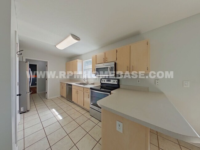 Building Photo - 4 Bed Navarre Home on Half+ Acre, Fenced Yard & Detached Garage Near Hurlburt