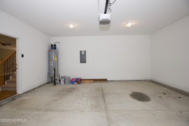 Building Photo - 721 Thrush Dr