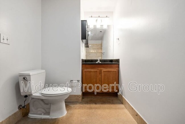 Building Photo - 4244 Chouteau Ave