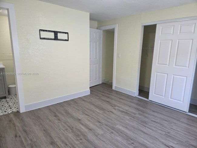 Building Photo - 367 W 33rd St