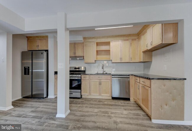 Building Photo - 2904 Kings Chapel Rd