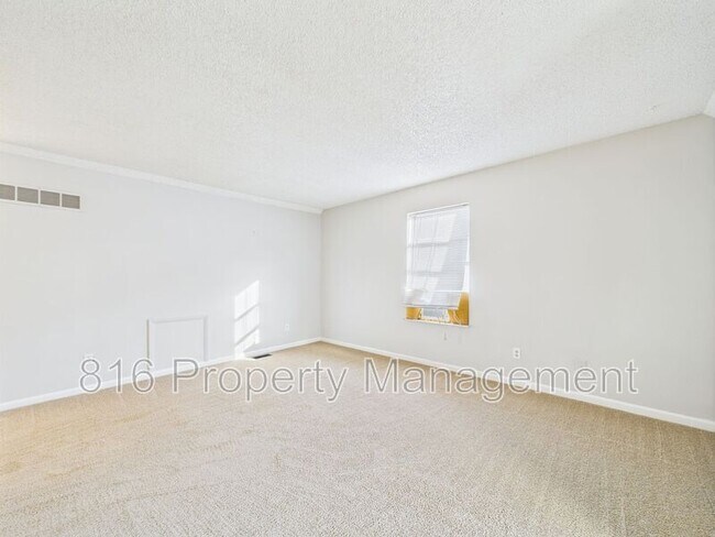 Building Photo - 7941 NW 79th Pl