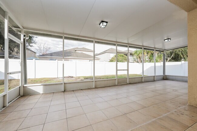 Building Photo - 30551 Annadale Dr