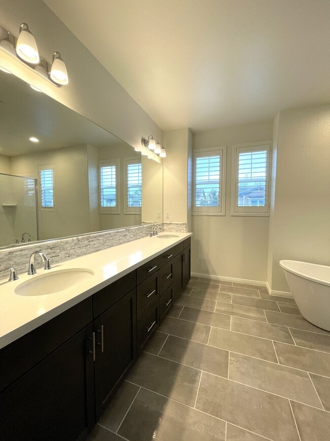 Building Photo - 179 Stage Trail Rd.