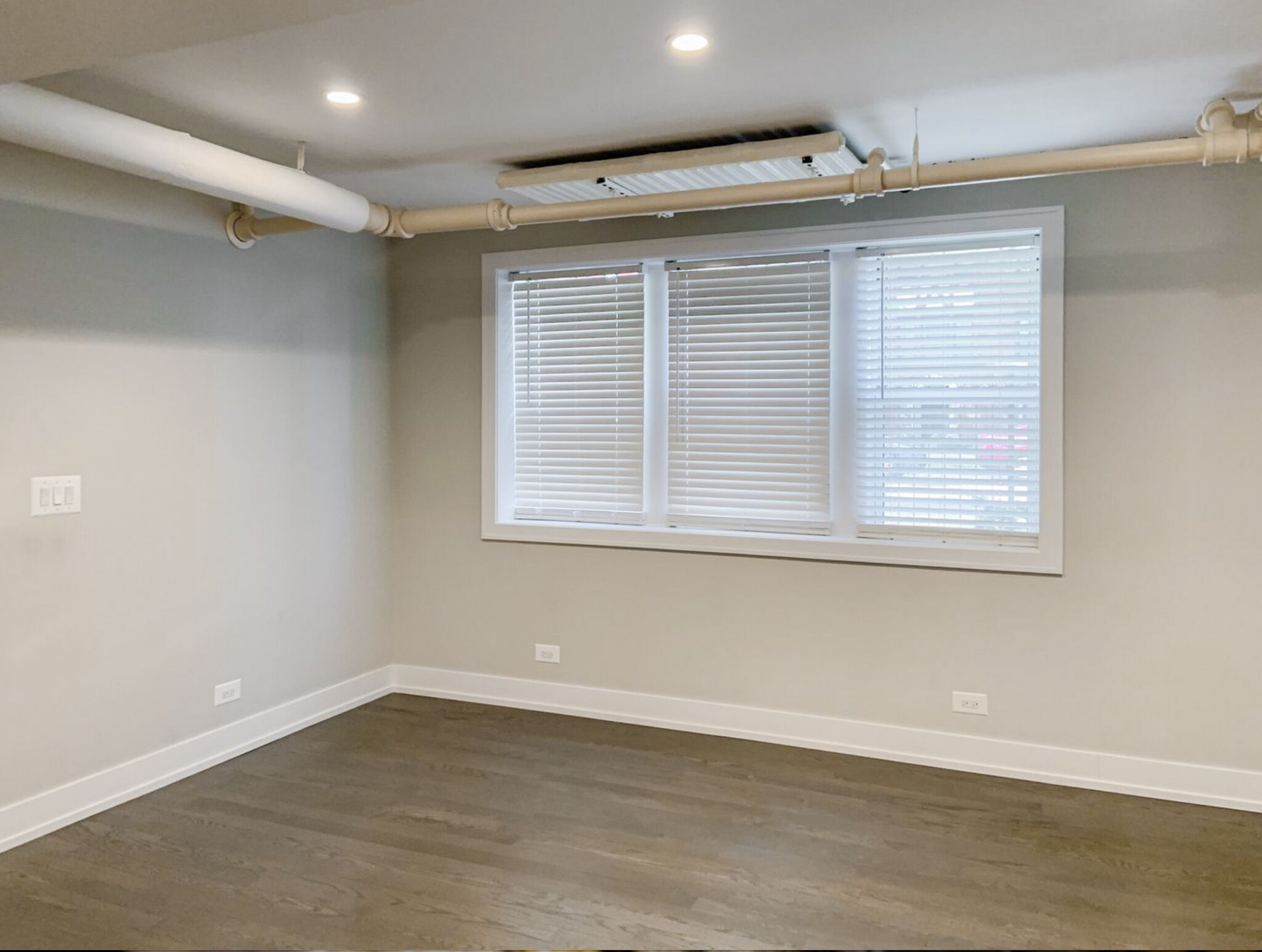 Building Photo - 1813 W Winona St