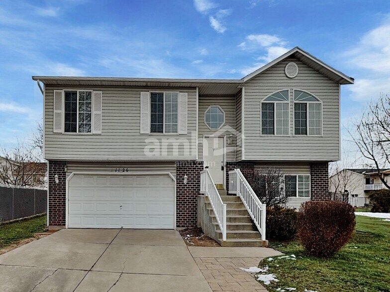 Primary Photo - 1126 N 2570 W