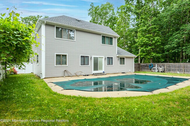 Building Photo - 16 Cypress Ave