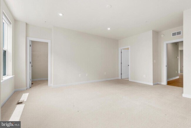 Building Photo - 44487 Wolfhound Sq