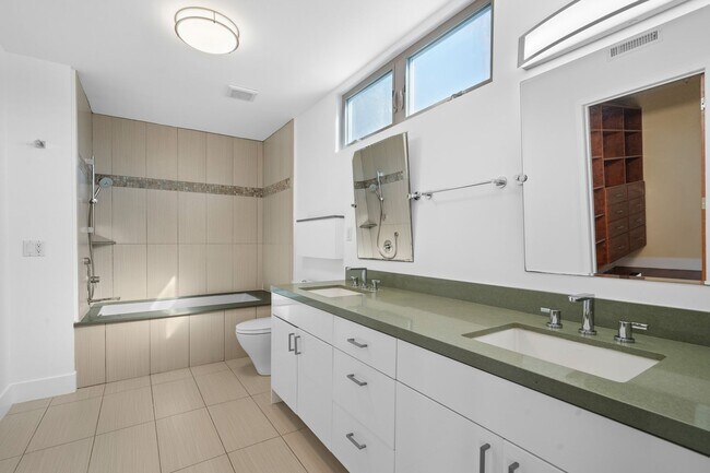 Building Photo - 1415 Butler Ave #1