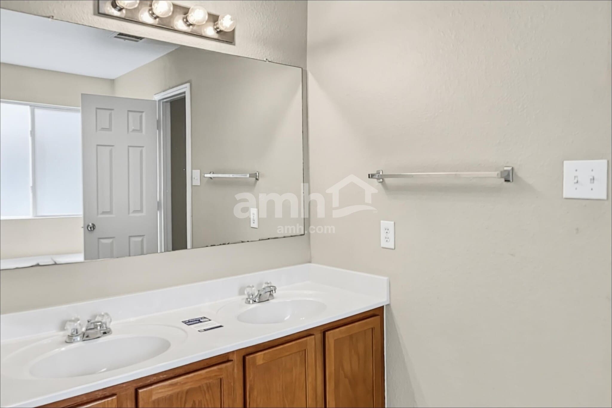 Building Photo - 8438 Silver Brush