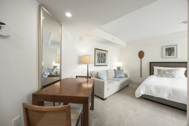 Building Photo - 223 Saratoga Rd