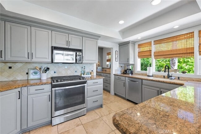 Building Photo - 875 Coast View Dr