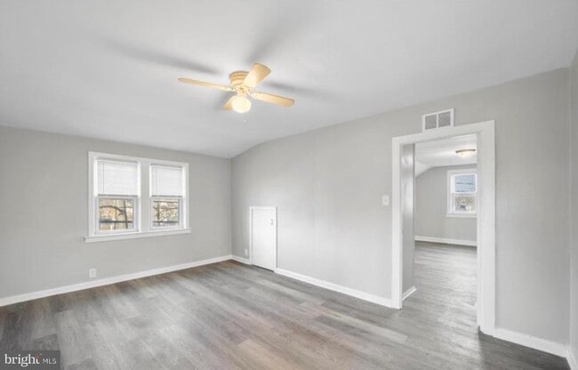 Building Photo - 124 Stiles Ave